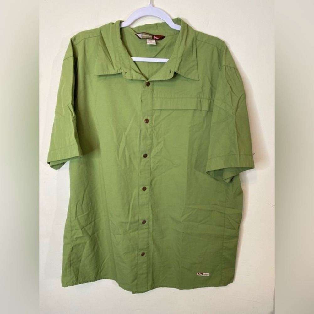 Marmot Men’s Green Short Sleeve Button Up Size XL.